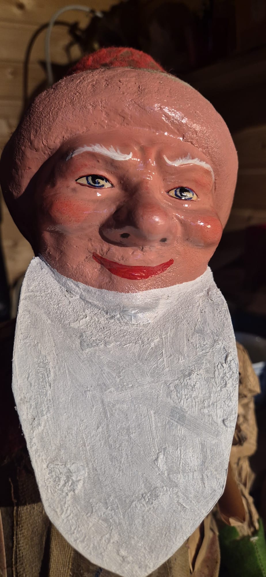 Weihnachtsmann- bzw. Zwergfigur – Gesicht nach Auffrischung
